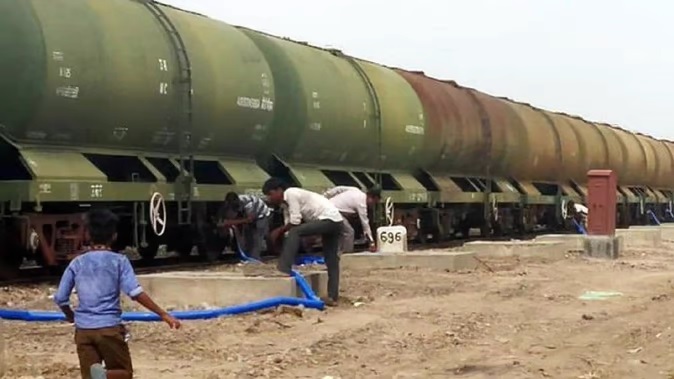 जोधपुर से पाली आया 43 करोड़ लीटर पानी, वाटर ट्रेन ने 200 फेरे किए पूरे, -रेलवे ने कमाए साढ़े छह करोड़ रुपए