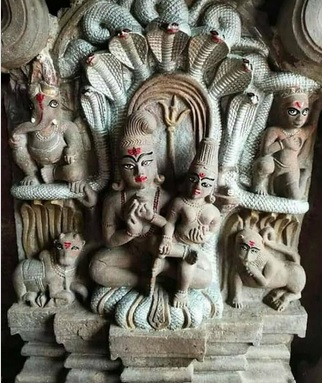 साल में केवल नागपंचमी के दिन 24 घंटे के लिए खुलता है नागचंद्रेश्वर मंदिर