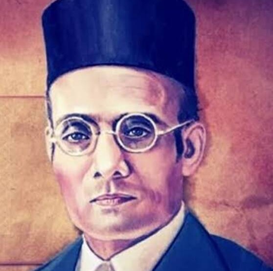 संस्कृति मंत्रालय ने सावरकर को बताया बापू जितना महान