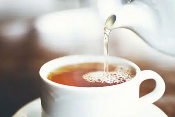 इस मानसून में आप अपनी चाय में जड़ी-बूटियों को शामिल कर सकते हैं