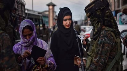 पुलित्जर पुरस्कार से सम्मानित फोटो पत्रकार सना को दिल्ली एयरपोर्ट पर विदेश जाने से रोका, जानिए क्या है वजह