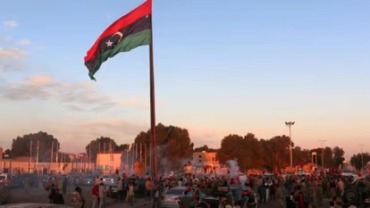 लीबिया में प्रदर्शनकारियों ने बिजली न मिलने पर संसद भवन को आग लगाई