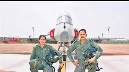 वायुसेना के फाइटर पायलट पिता-पुत्री ने रचा इतिहास, दोनों ने उड़ाए लड़ाकू विमान