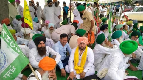 सरकार से फिर बढ़ेगा किसानों का टकराव? MSP पर गठित कमेटी को किया खारिज