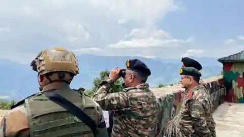 LoC पर पाकिस्तानी सेना के लिए बंकर बना रहा है चीन, सुरक्षा एजेंसियों ने सरकार को किया अलर्ट