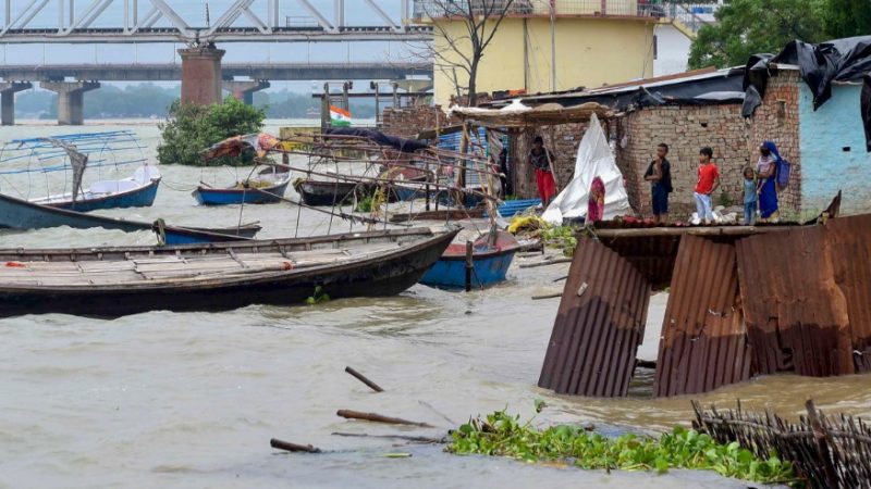 आफत की बारिश 5 राज्यों में 50 गंवा चुके जान