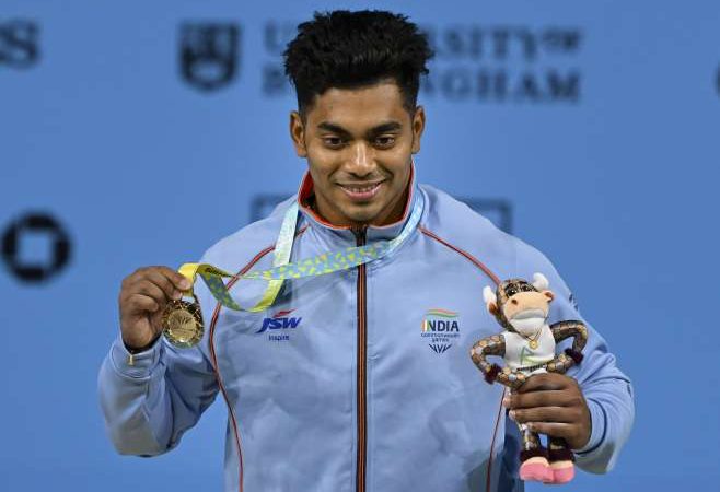 अचिंता शेउली ने भारत को दिलाया तीसरा गोल्ड, वेटलिफ्टरों ने जीते सभी छह मेडल