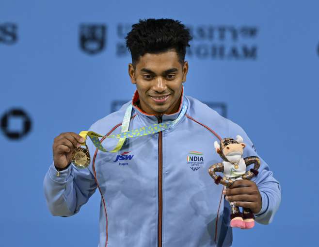 अचिंता शेउली ने भारत को दिलाया तीसरा गोल्ड, वेटलिफ्टरों ने जीते सभी छह मेडल