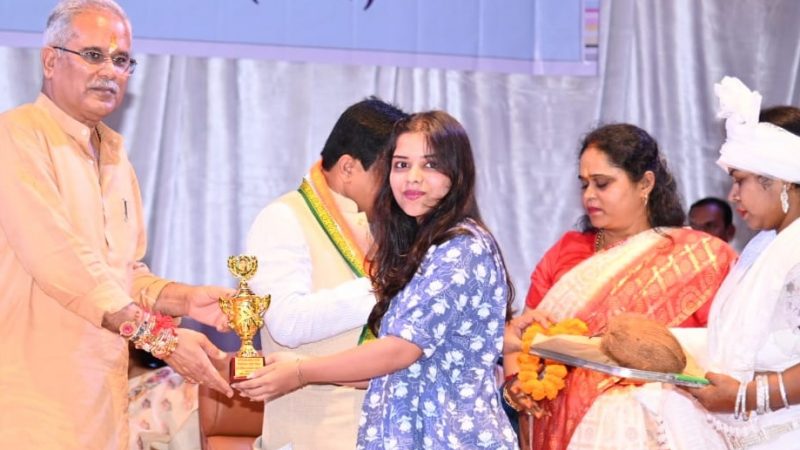 मिनीमाता ने अपना पूरा जीवन मानव सेवा के लिए समर्पित कर दिया : भूपेश बघेल