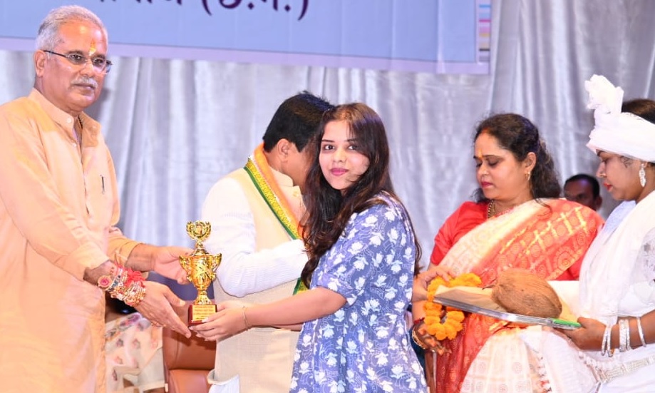 मिनीमाता ने अपना पूरा जीवन मानव सेवा के लिए समर्पित कर दिया : भूपेश बघेल