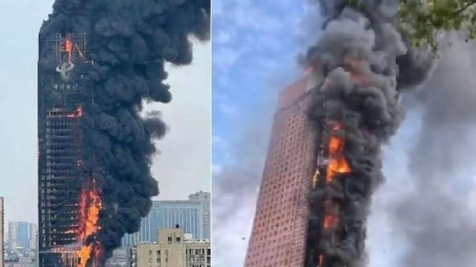 चीन की गगनचुंबी इमारत में लगी भीषण आग, चारों तरफ धुएं का गुबार