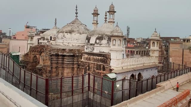 ज्ञानवापी : क्या है प्लेसेस ऑफ वर्शिप एक्ट? जिसकी दलील को कोर्ट ने कर दिया खारिज