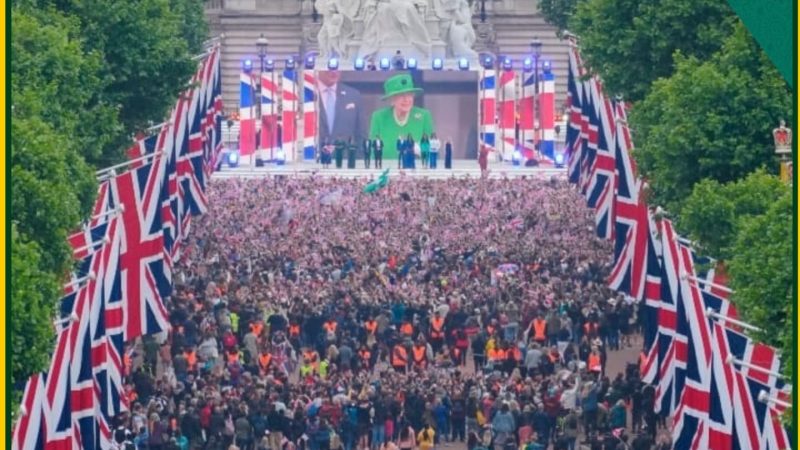 महारानी का हुआ अंतिम संस्कार, अंतिम विदाई देने उमड़ पड़ा ब्रिटेन