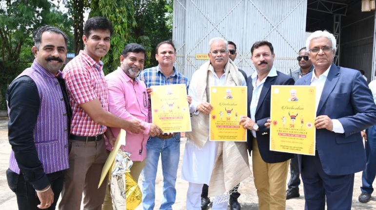 मुख्यमंत्री ने राजधानी में 21 से 28 दिसम्बर तक आयोजित क्रिकेट टूर्नामेंट के ब्रोशर का किया विमोचन