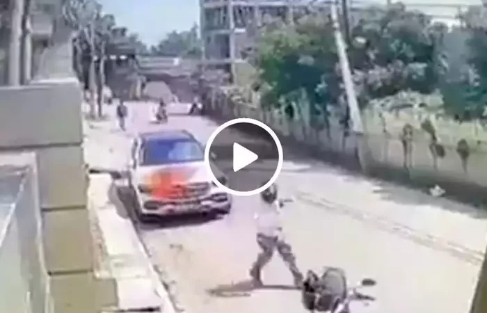 टाइल्स के काम के नहीं मिले पूरे पैसे, मिस्त्री ने शख्स की मर्सिडीज में आग लगा दी