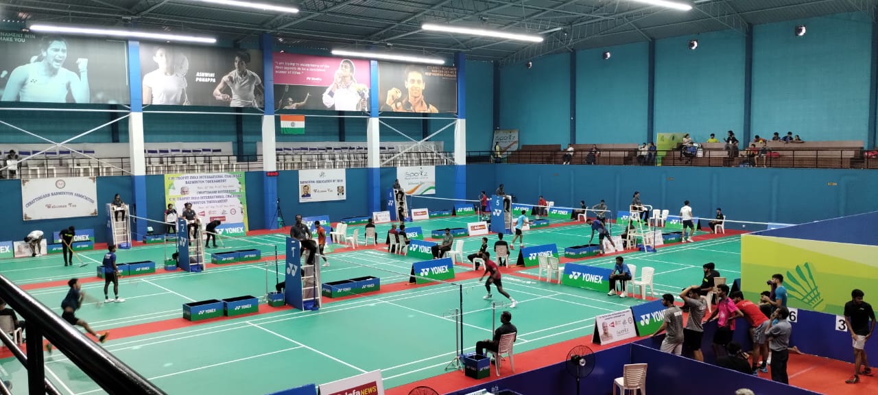 छत्तीसगढ़ में पहली बार आयोजित बैडमिंटन का अंतर्राष्ट्रीय मुक़ाबला… लोगों में दिख रही है दीवानगी