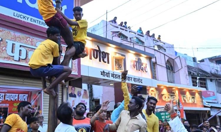 मलखंब खिलाड़ियों ने किया मुख्यमंत्री को सैल्यूट