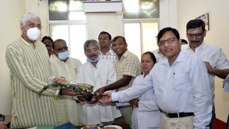 स्वास्थ्य मंत्री सिंहदेव ने महारानी अस्पताल का किया निरीक्षण, व्यवस्थाओं की समीक्षा की