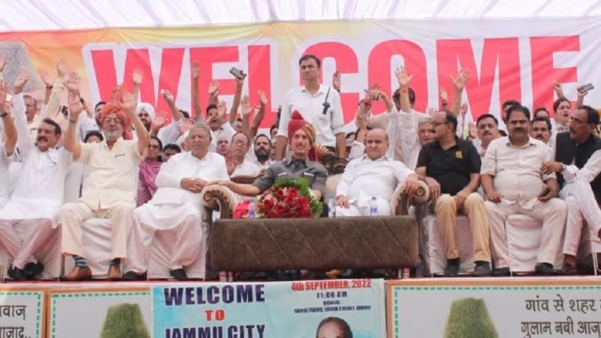 पूर्व राज्य का दर्जा बहाल कराना प्राथमिकता, आजाद ने नई पार्टी का पेश किया एजेंडा