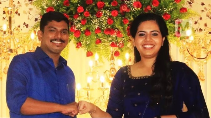 देश की सबसे कम उम्र मेयर ने सबसे युवा विधायक से रचाई शादी