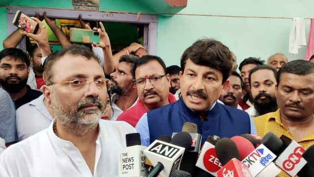 बीजेपी सांसद निशिकांत दुबे, मनोज तिवारी ने जबरन विमान उड़वाया