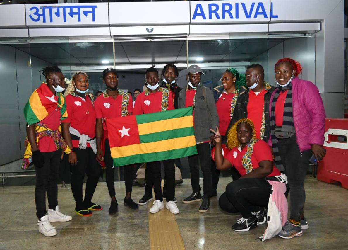 टोंगो और मोजांबिक के नर्तक दल राजधानी रायपुर पहुंचे, राष्ट्रीय आदिवासी नृत्य महोत्सव में देंगे प्रस्तुति