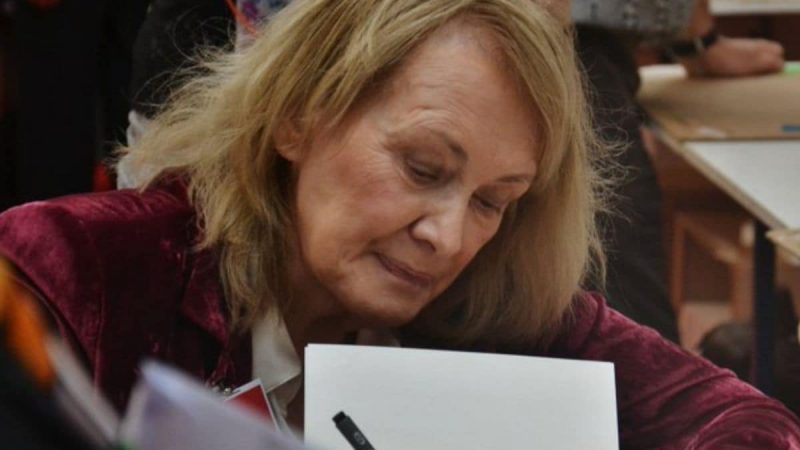 फ्रांसीसी लेखिका एनी एरनॉक्स ने जीता साहित्य में नोबेल पुरस्कार