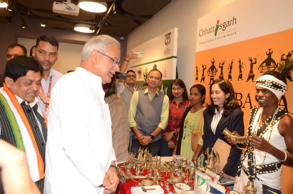 मुख्यमंत्री बघेल नई दिल्ली के किरण नादर म्यूजियम ऑफ आर्ट में आयोजित टूरिज्म कॉन्क्लेव में शामिल हुए