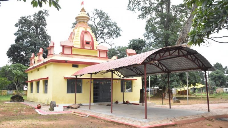 मुख्यमंत्री की मंशानुरूप ग्रामीणों की आस्था और सांस्कृतिक धरोहर देवगुड़ियों का हो रहा तेजी से कायाकल्प