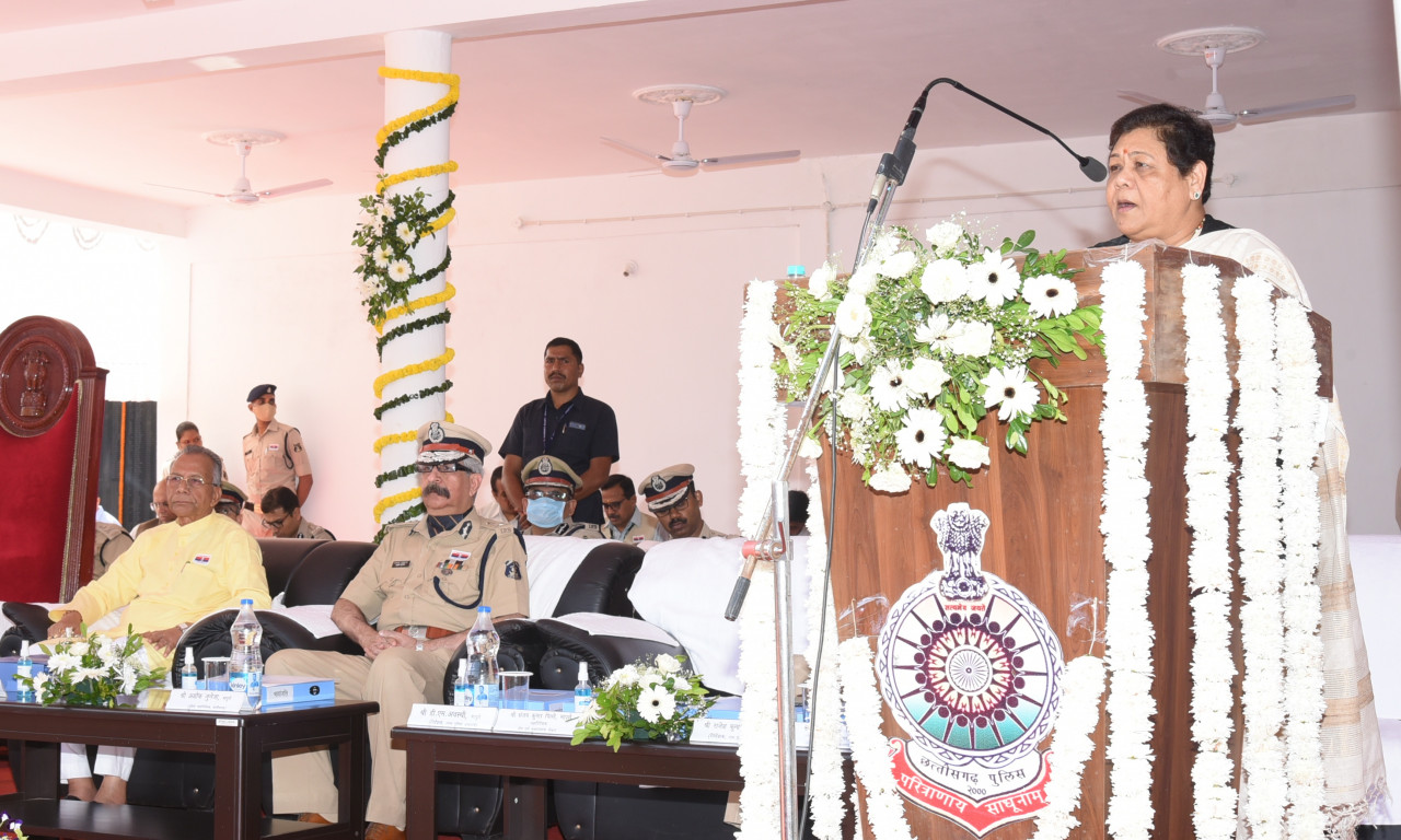 अशांत क्षेत्रों में तैनात पुलिस के जवानों ने अपने साहस का लोहा मनवाया : राज्यपाल उइके