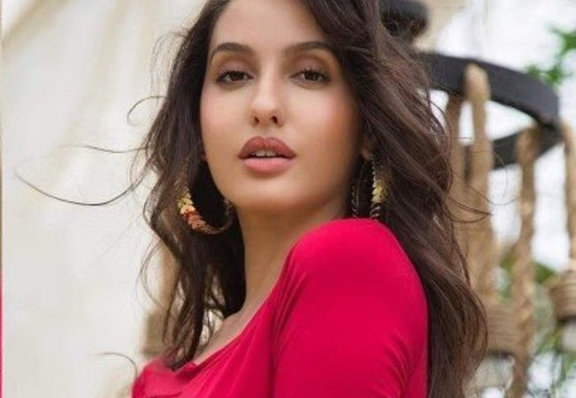 सुकेश मामला : नोरा ने जैकलीन पर ठोका 200 करोड़ कका मानहानि का केस