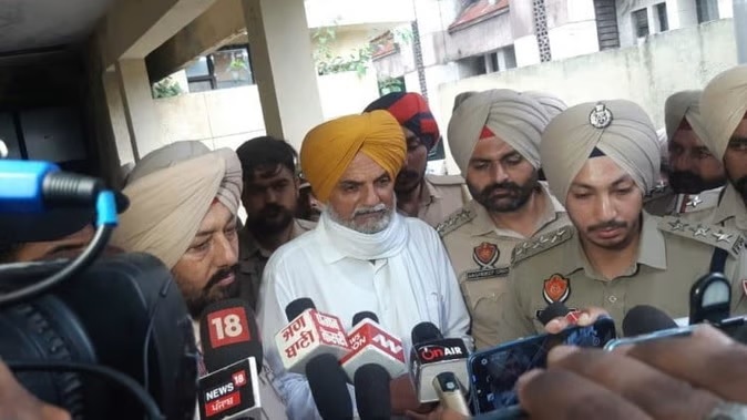 25 नवंबर तक न मिला बेटे की मौत का इंसाफ तो परिवार समेत छोड़ दूंगा देश