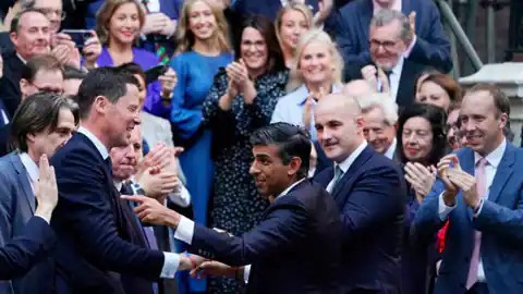 ‘एक रहो या मरो’, ऋषि सुनक ने पीएम बनते ही क्यों दिया पार्टी सांसदों को यह संदेश