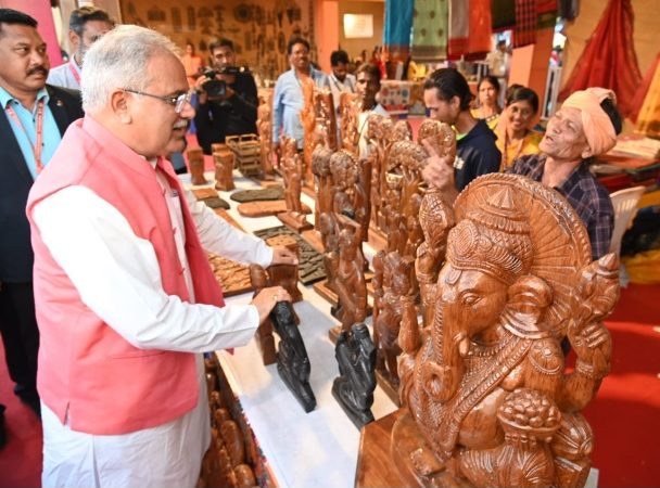 शिल्पग्राम में दिख रही छत्तीसगढ़ की कला-संस्कृति की झलक
