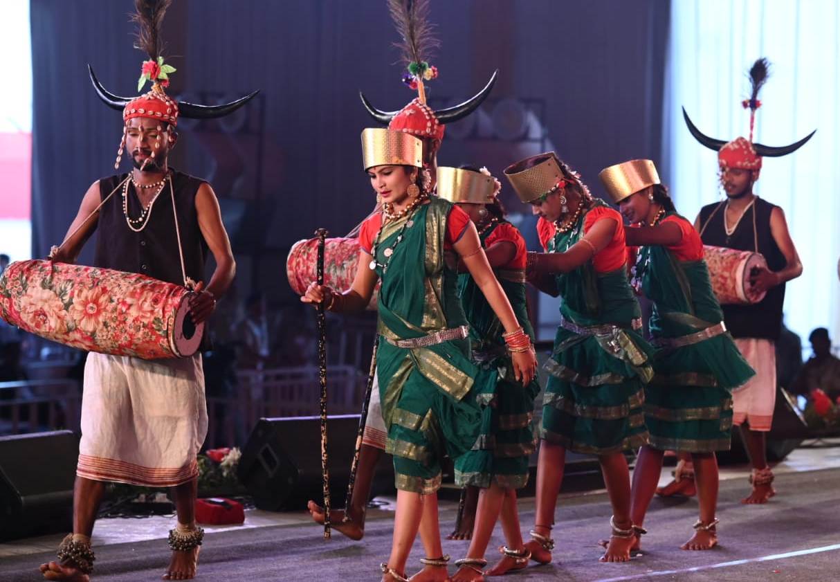 विशेष-लेख : संगीत, नृत्य की कोई भाषा नहीं होती