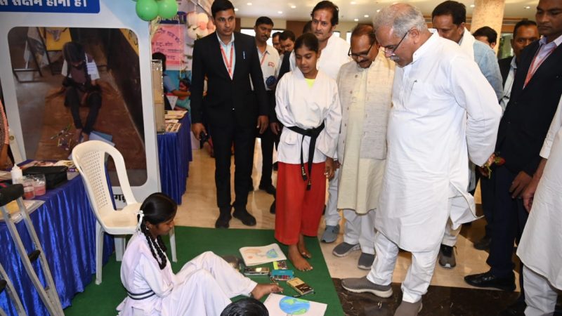 खूब पढ़िये, खूब खेलिये और समय का सदुपयोग करिये : मुख्यमंत्री बघेल