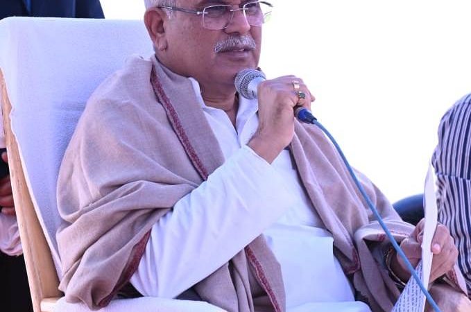 कार्यों में पारदर्शिता हो, योजनाओं का क्रियान्वयन और कार्यों की मॉनटरिंग बारिकी से करें : भूपेश बघेल