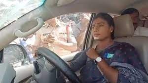 सीएम की बहन को कार समेत क्रेन से ले गई पुलिस