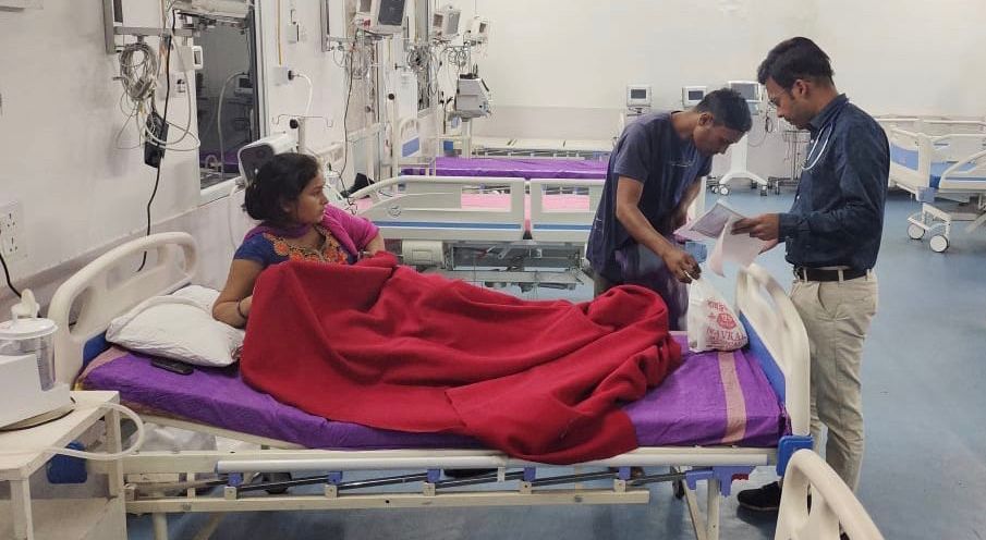 संवेदनशील मुख्यमंत्री : तेरह महीने के हर्ष को मिली बच्चा वार्ड में रहने की जगह, माता-पिता को आर्थिक सहायता भी