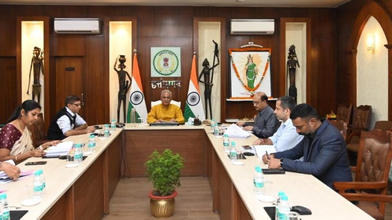 अवैध निर्माण के नियमितीकरण में लाएं तेजी : मुख्यमंत्री भूपेश बघेल