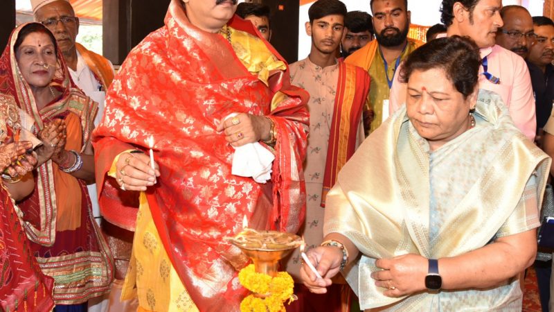 वेद-पुराण और संत-महात्माओं के संदेश हमें सद्मार्ग का रास्ता दिखाते हैं- राज्यपाल सुश्री उइके