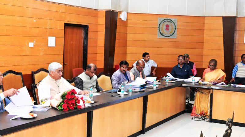 विशेषज्ञ डॉक्टरों की संख्या बढ़ाने पीजी की ज्यादा से ज्यादा सीटें स्वीकृत कराएं – मंत्री सिंहदेव