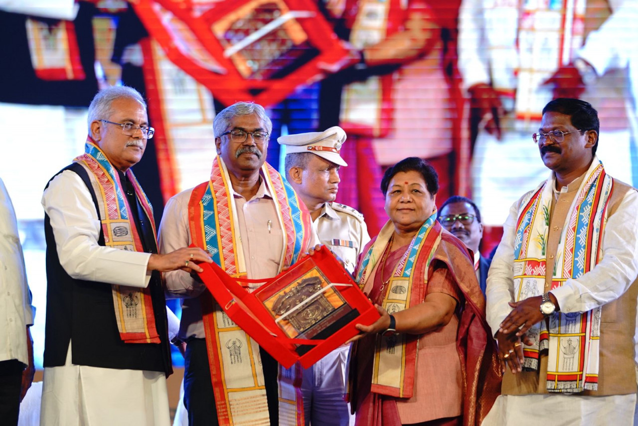 रायपुर : राज्योत्सव-2022 में विभिन्न अलंकरणों से सम्मानित हुई विभूतियां