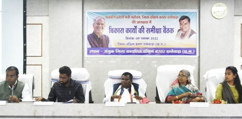 विकास कार्यों को समय-सीमा में पूर्ण करें: उद्योग मंत्री लखमा