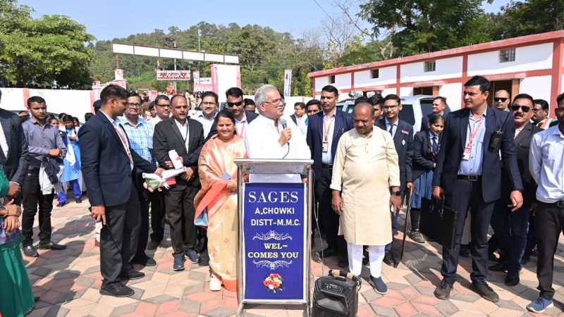 मुख्यमंत्री ने अंबागढ़ चौकी में किया स्वामी आत्मानंद इंग्लिश मीडियम स्कूल का लोकार्पण