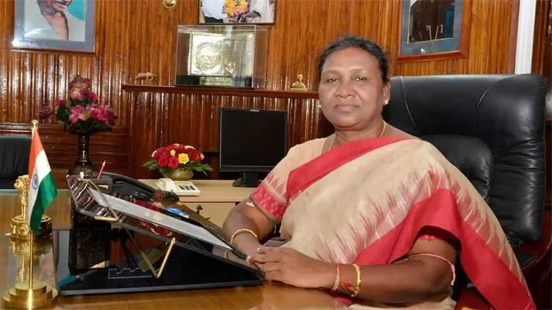 राष्ट्रपति के लिए अपशब्द, चार राज्यों में केस दर्ज, सड़कों पर आदिवासी समाज