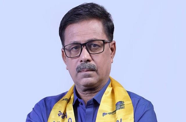 गुजरात चुनाव से आप उम्मीदवार हटे, सिसोदिया बोले-भाजपा ने किया ‘अपहरण’