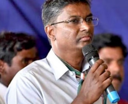 ‘हिंदू’ पर बवाल: बयान से पीछे हटने को नहीं तैयार जरकीहोली