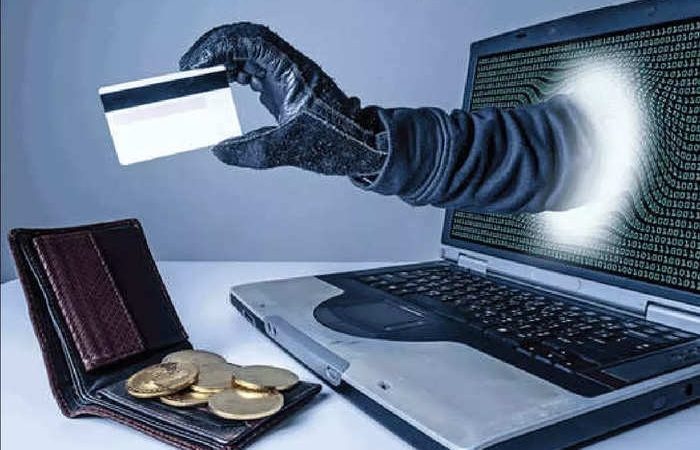 Cyber Fraud का हो गए हैं शिकार? तो तुरंत डॉयल करें ये नंबर, वापस मिल जाएंगे सारे पैसे!