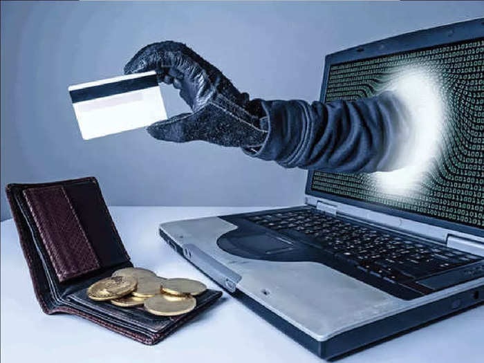 Cyber Fraud का हो गए हैं शिकार? तो तुरंत डॉयल करें ये नंबर, वापस मिल जाएंगे सारे पैसे!